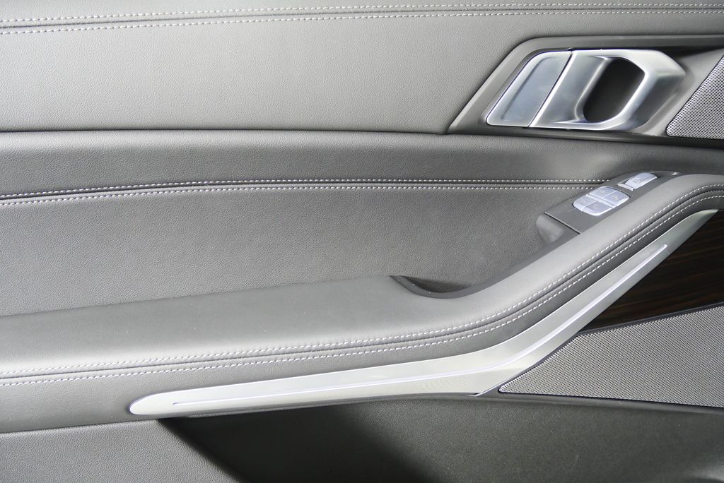 Thumbnail: 2024 BMW X7 - 14