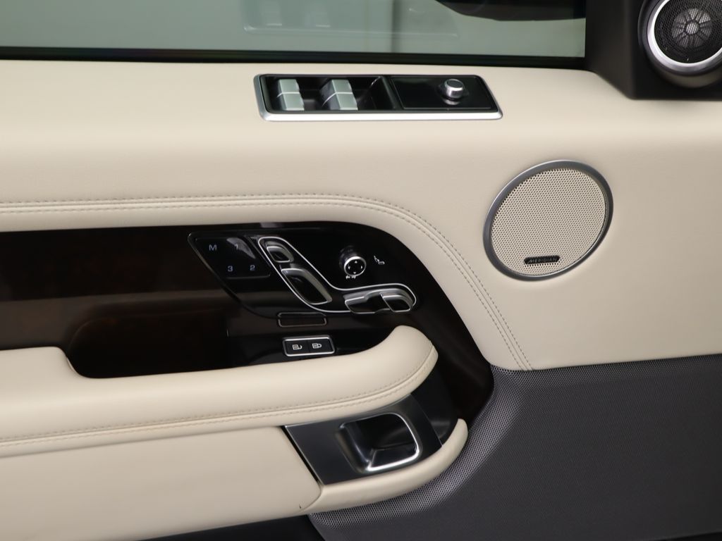 Thumbnail: 2021 Land Rover Range Rover - 23