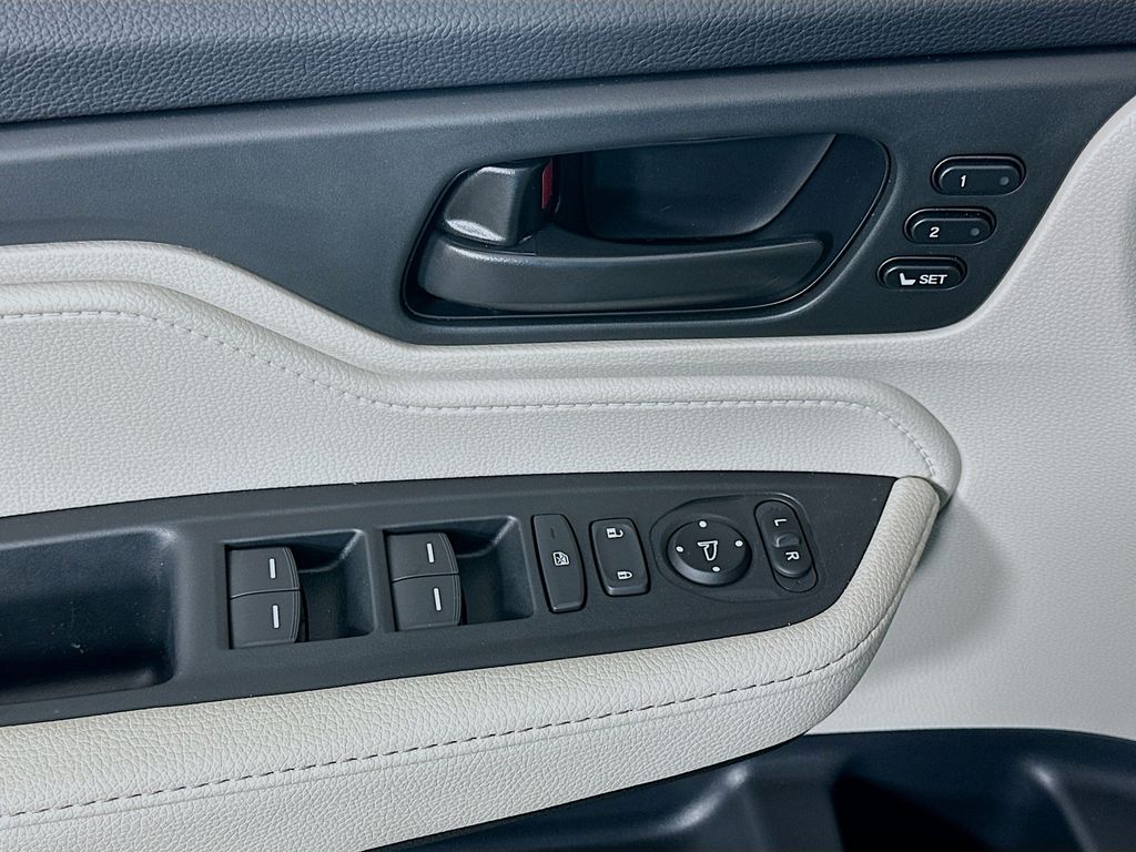 Thumbnail: 2026 Honda Odyssey - 19