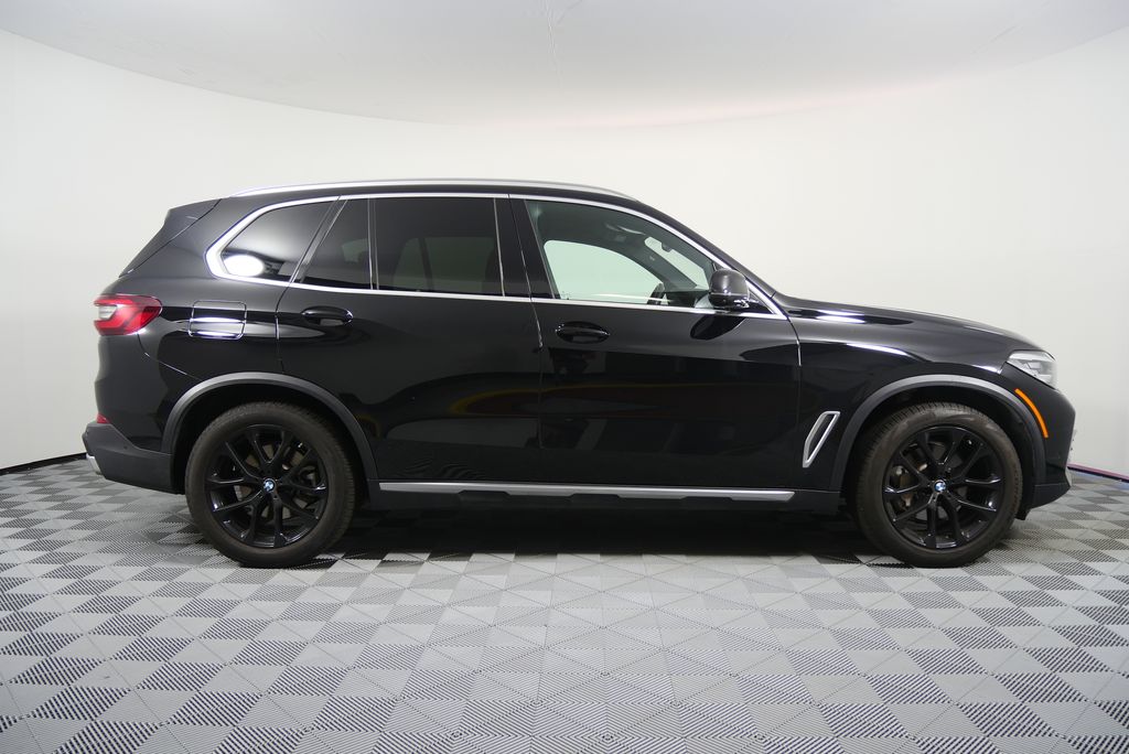 Thumbnail: 2023 BMW X5 - 2