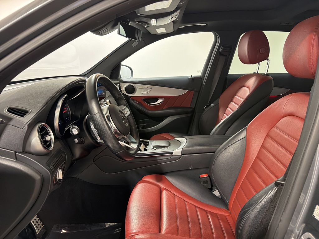 Used 2022  Mercedes-Benz GLC 300 image 11