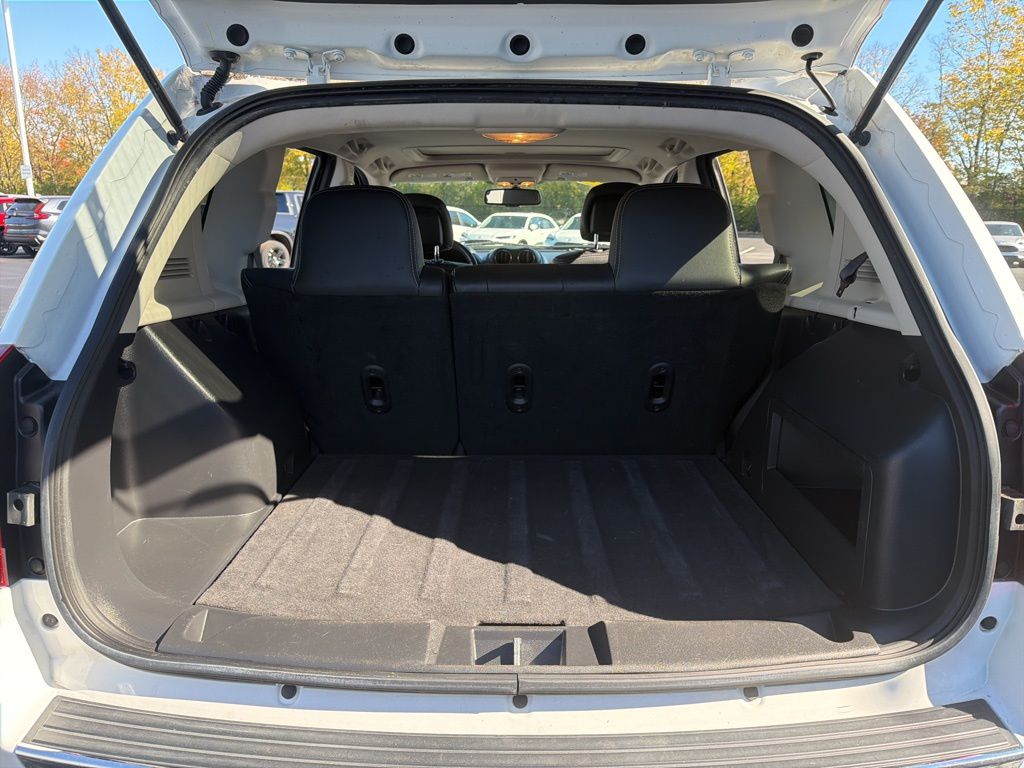 Thumbnail: 2016 Jeep Compass - 21