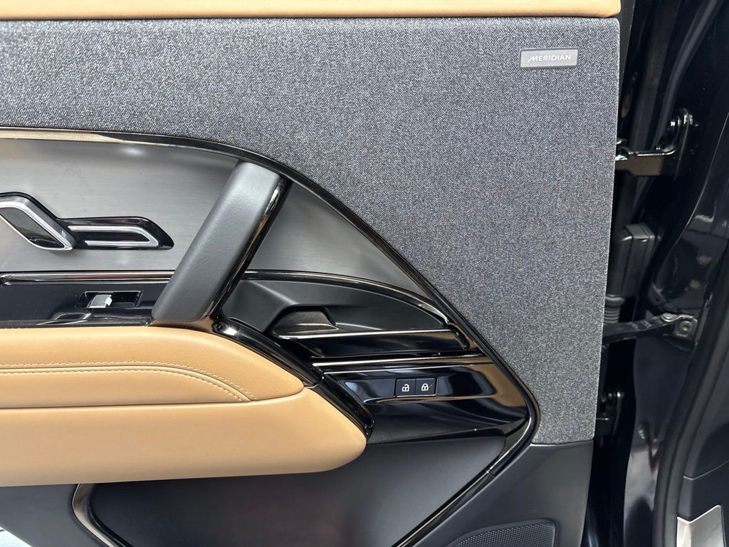 Thumbnail: 2025 Land Rover Range Rover Sport - 19