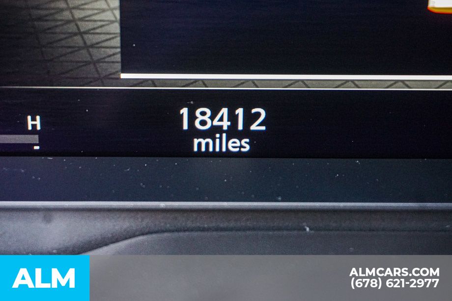 Used 2025 White Nissan SL image 57
