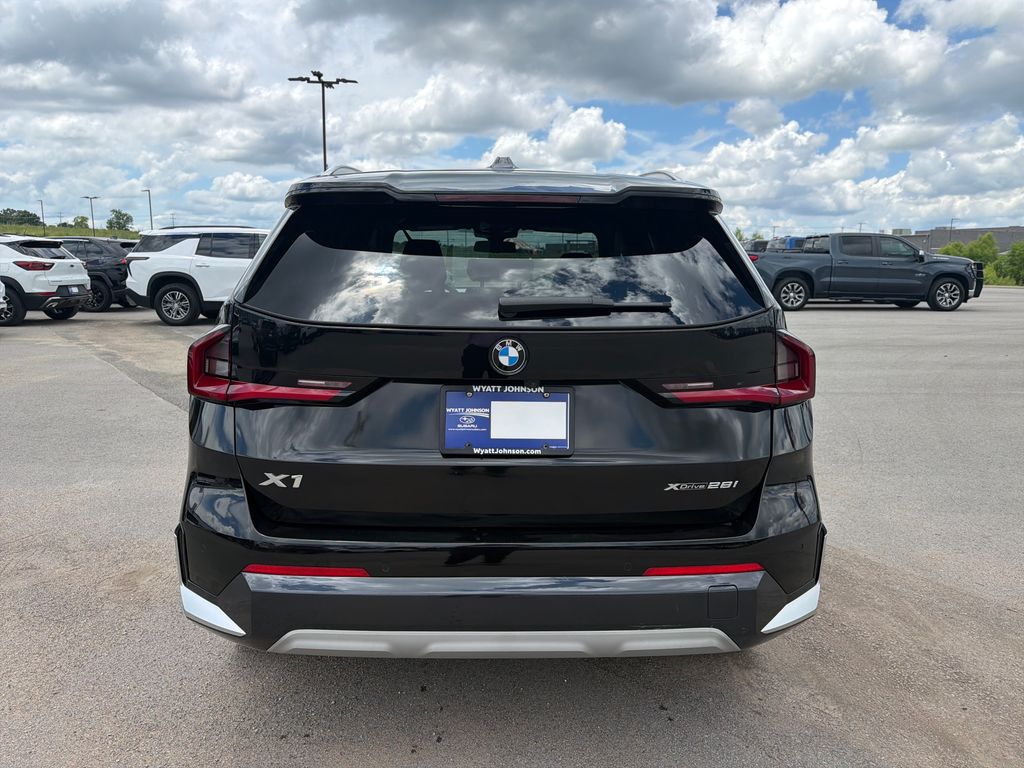 Used 2025 White BMW xDrive28i image 5