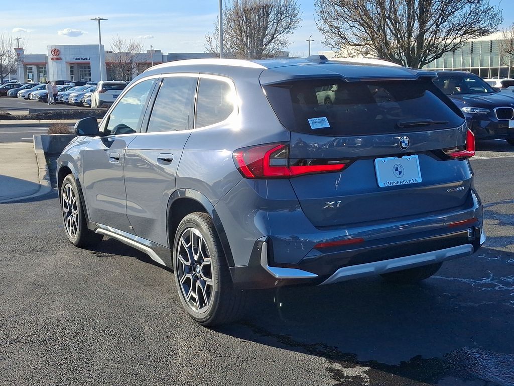 2025 BMW X1 xDrive28i 3