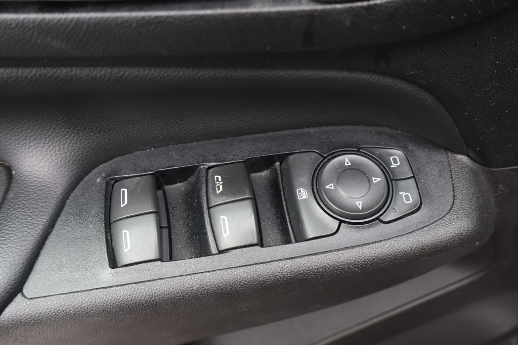 Thumbnail: 2018 Chevrolet Equinox - 13