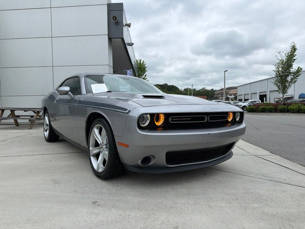 Silver (Billet Clearcoat) 2017 Dodge Challenger SXT RWD Coupe Rear-Wheel Drive 8-Speed Automatic