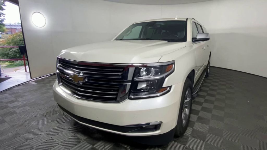 2015 Chevrolet Suburban LTZ 3