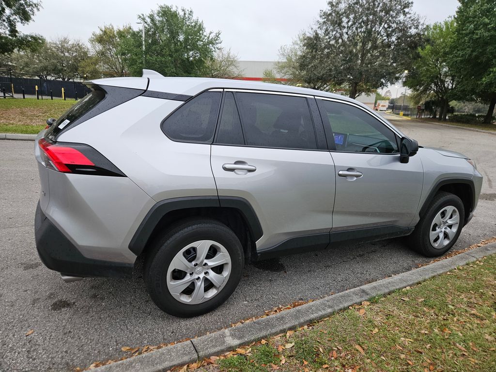 2024 Toyota RAV4 LE 5