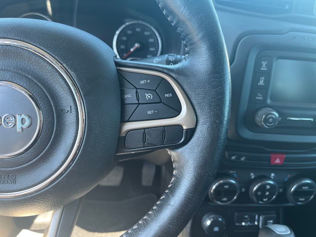2016 Alpine White Jeep Renegade Limited 4X4 SUV