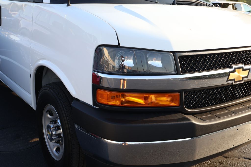 Thumbnail: 2024 Chevrolet Express - 4