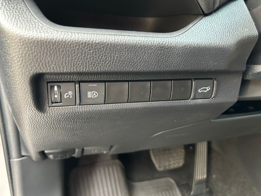 Thumbnail: 2024 Toyota RAV4 - 18