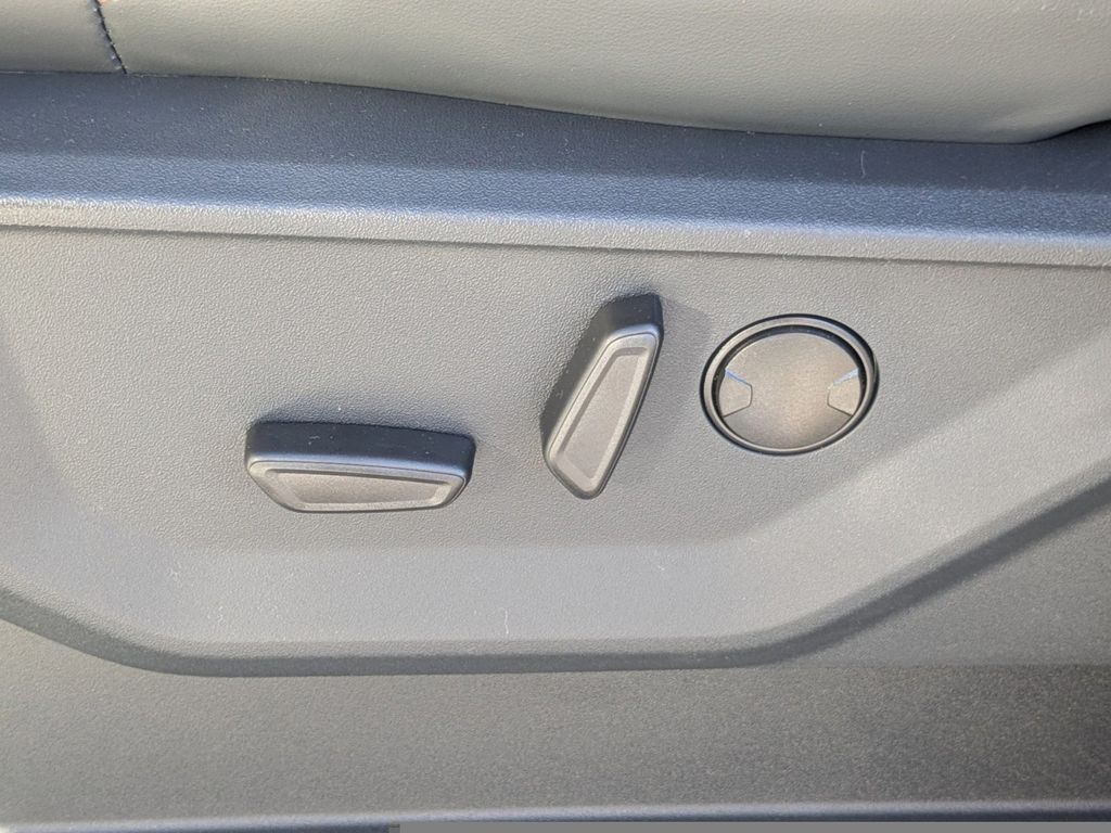 2025 Ford Expedition Active MAX