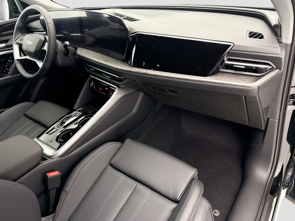 Thumbnail: 2026 Audi Q5 - 16