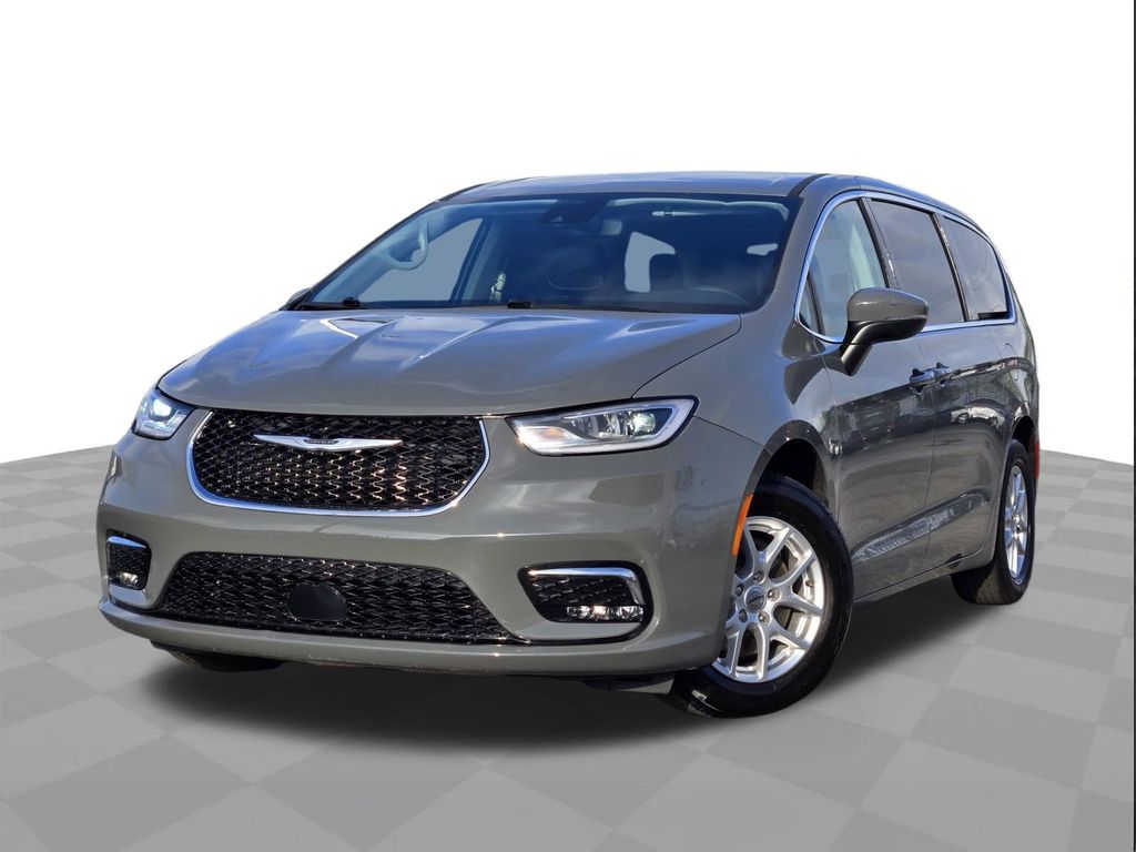 2023 Chrysler Pacifica Touring L - 0