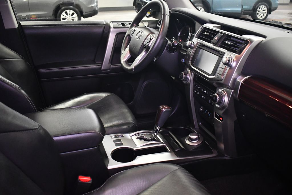 Thumbnail: 2019 Toyota 4Runner - 31