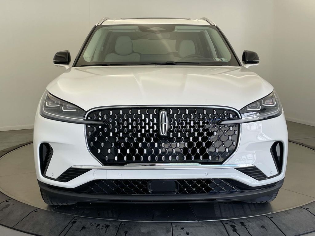 2026 Lincoln Aviator Reserve White at Phil Fitts Ford