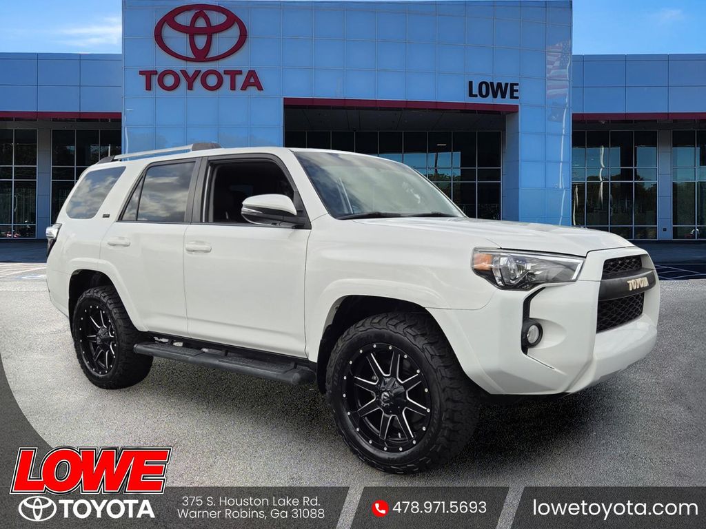 Super White 2019 Toyota 4Runner SR5 Premium 4WD SUV / Crossover Four-Wheel Drive 5-Speed Automatic Overdrive
