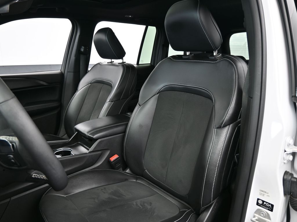 Used 2024 Bright White Clearcoat Jeep Altitude X image 10