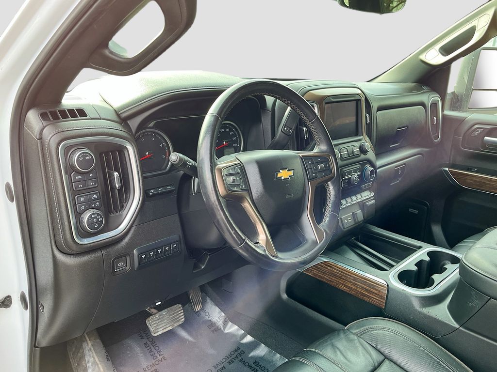 Used 2022 Summit White Chevrolet High Country image 9