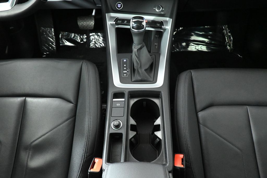 Thumbnail: 2021 Audi Q3 - 23