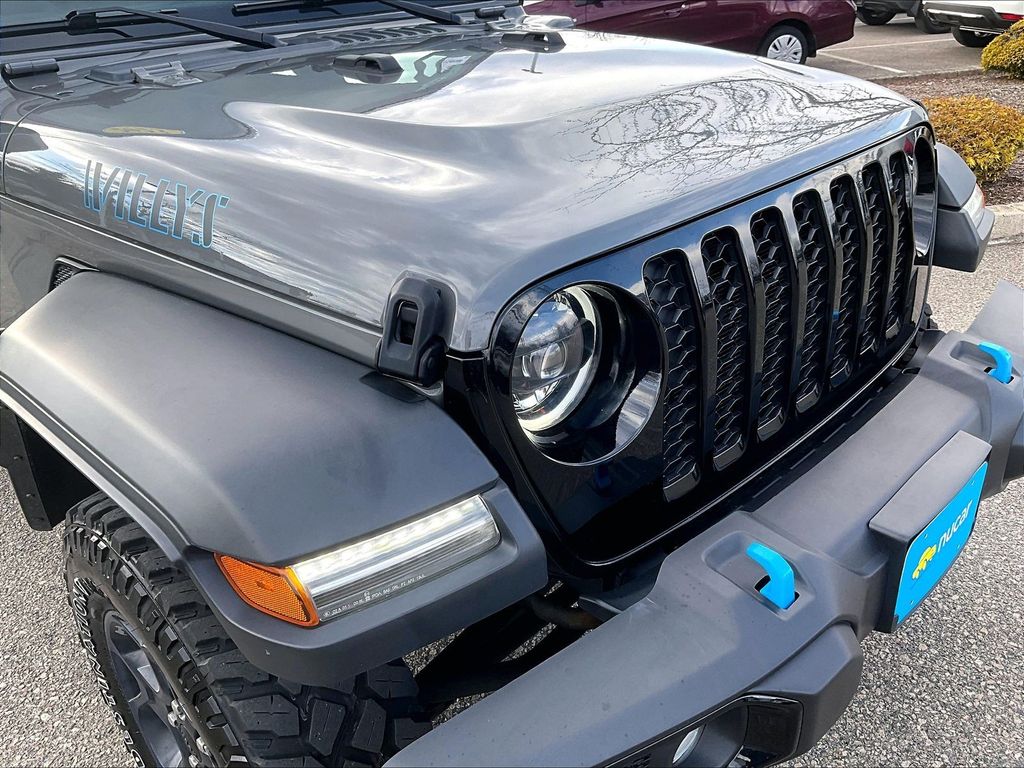 2023 Jeep Wrangler — photo 31