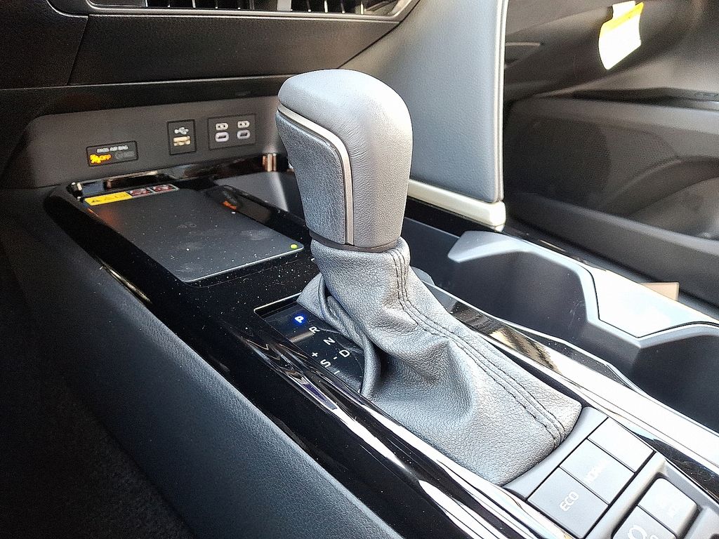 Thumbnail: 2026 Toyota Camry - 9