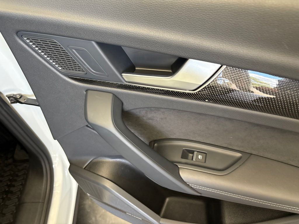 Thumbnail: 2023 Audi SQ5 - 26