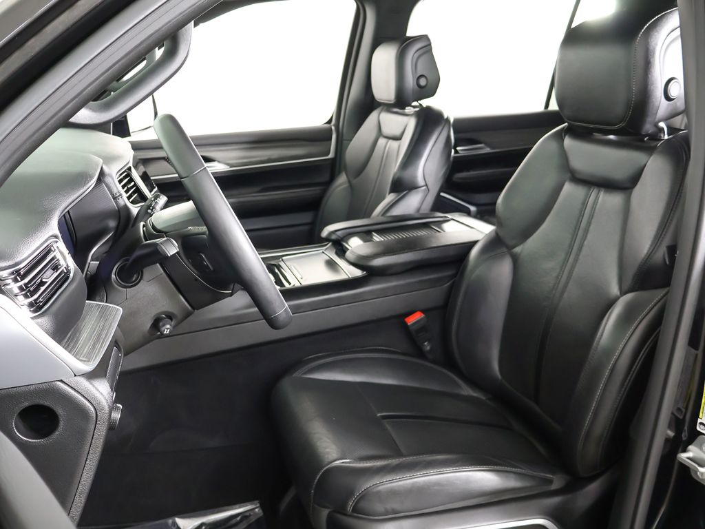 Used 2023 Black Jeep Series II image 31
