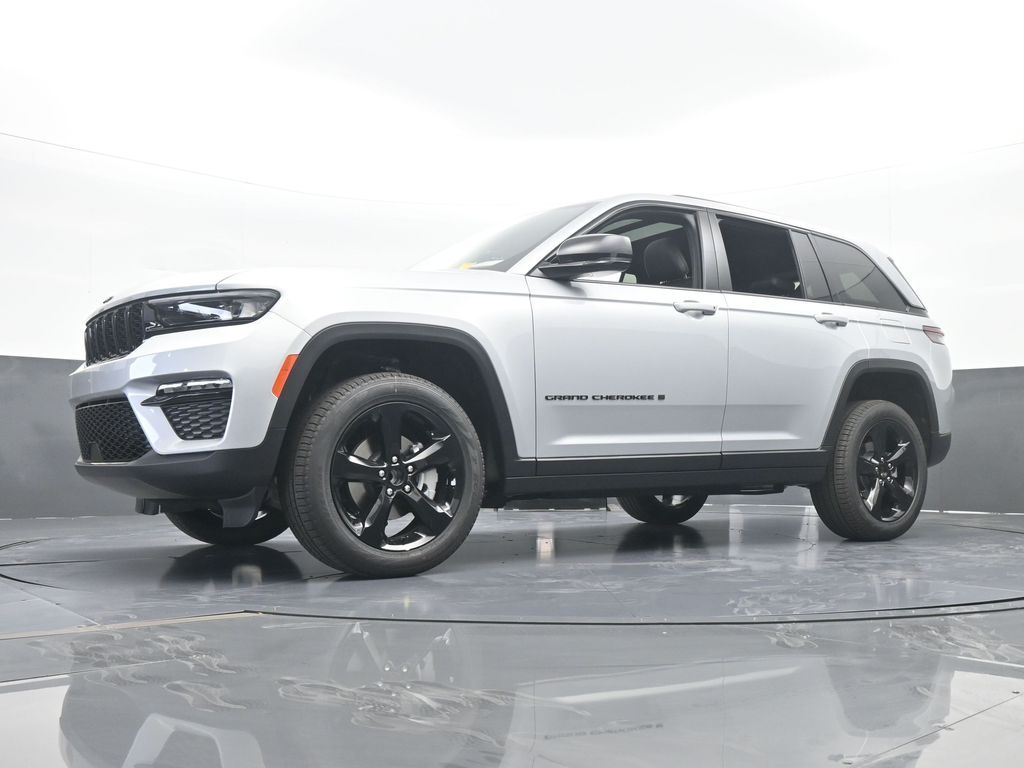 New 2025 Silver Zynith Jeep Limited image 51