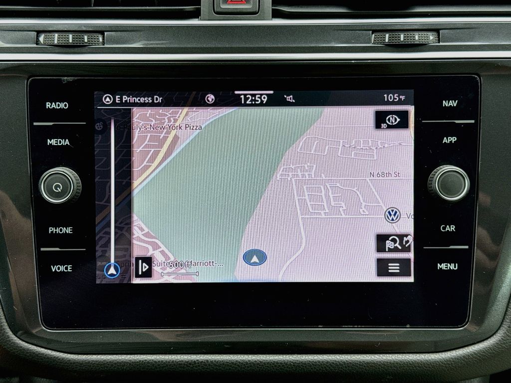 Thumbnail: 2021 Volkswagen Tiguan - 14