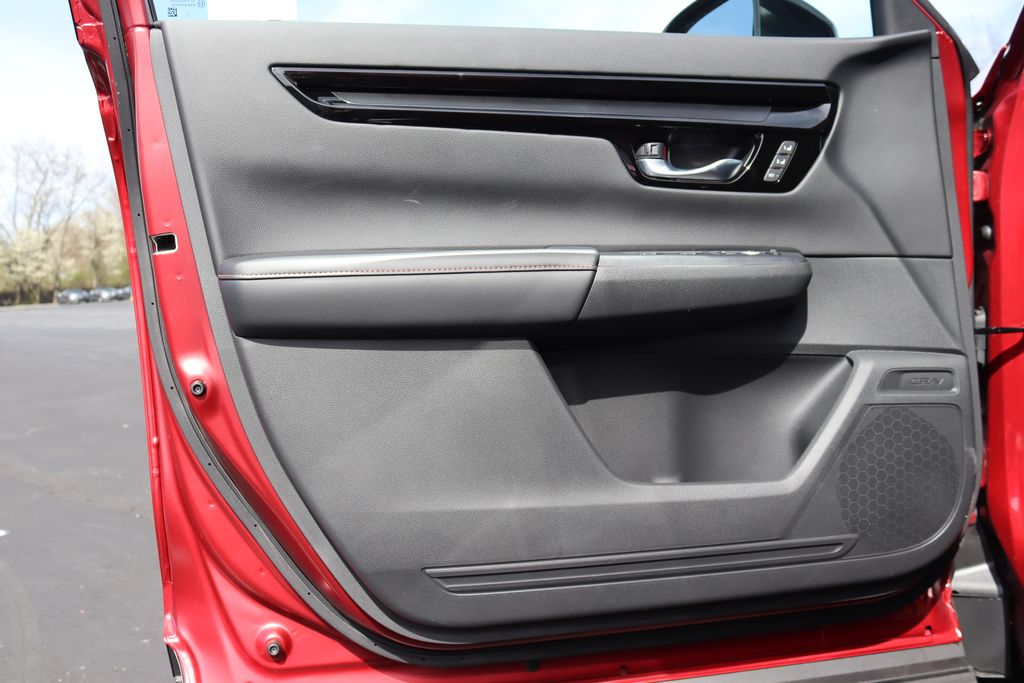 2025 Honda CR-V Sport Touring 30