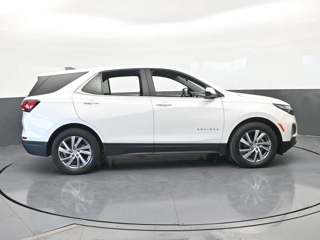 Used 2022 Iridescent Pearl Tricoat Chevrolet LT image 7