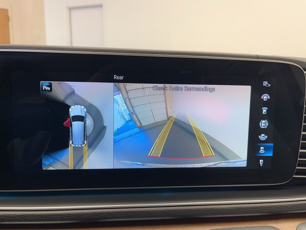 Thumbnail: 2023 Mercedes-Benz GLS - 19