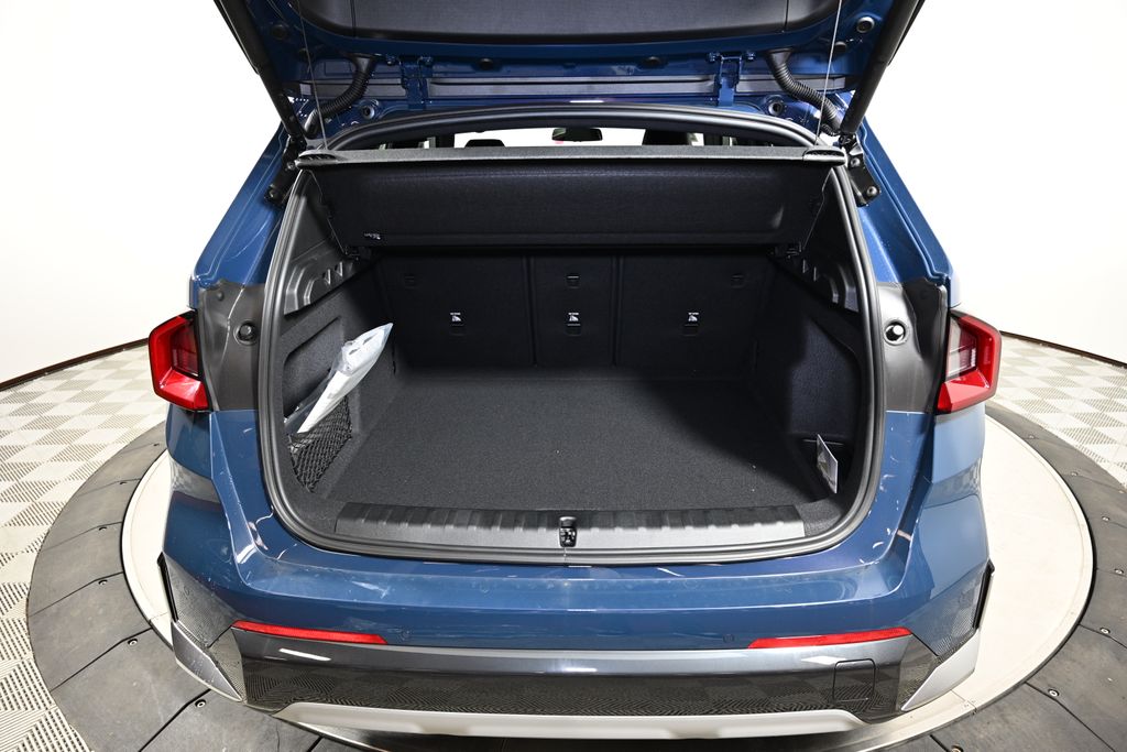 Thumbnail: 2026 BMW X1 - 10