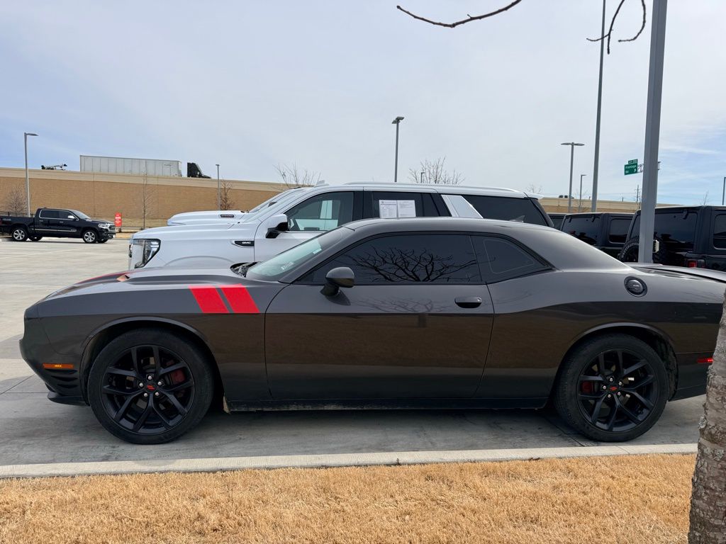 2020 Dodge Challenger SXT RWD
