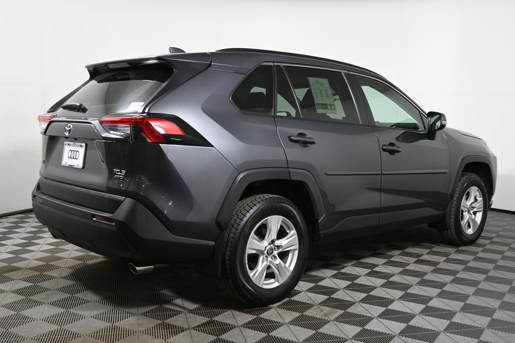Thumbnail: 2021 Toyota RAV4 - 7