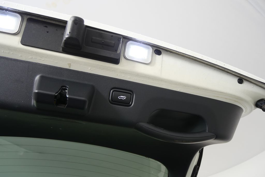 Thumbnail: 2022 Kia EV6 - 17