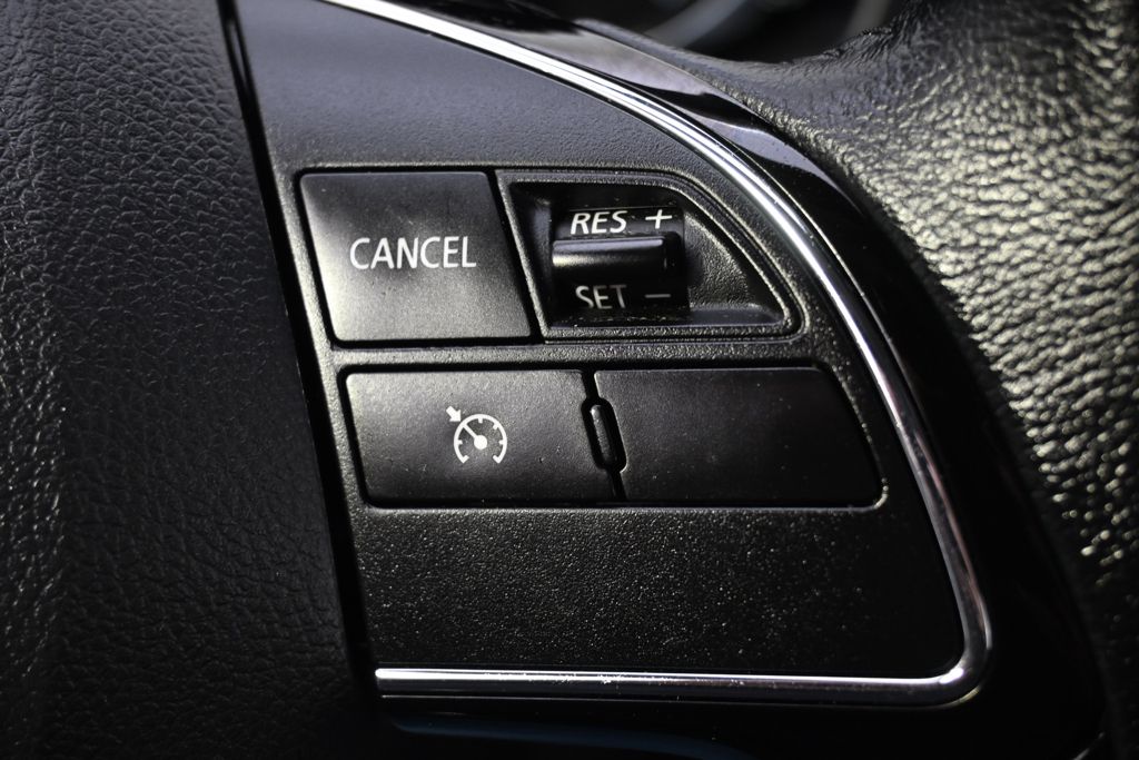 Used 2025  Mitsubishi 2.0 SE image 36