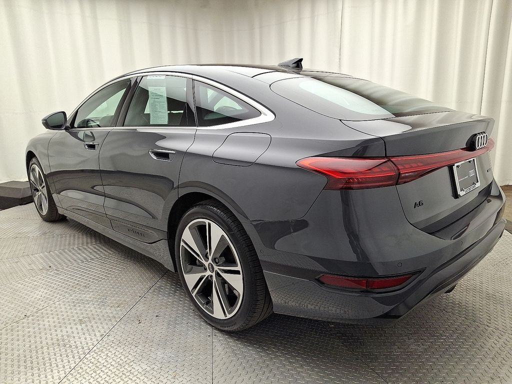 Thumbnail: 2025 Audi e-tron S - 6