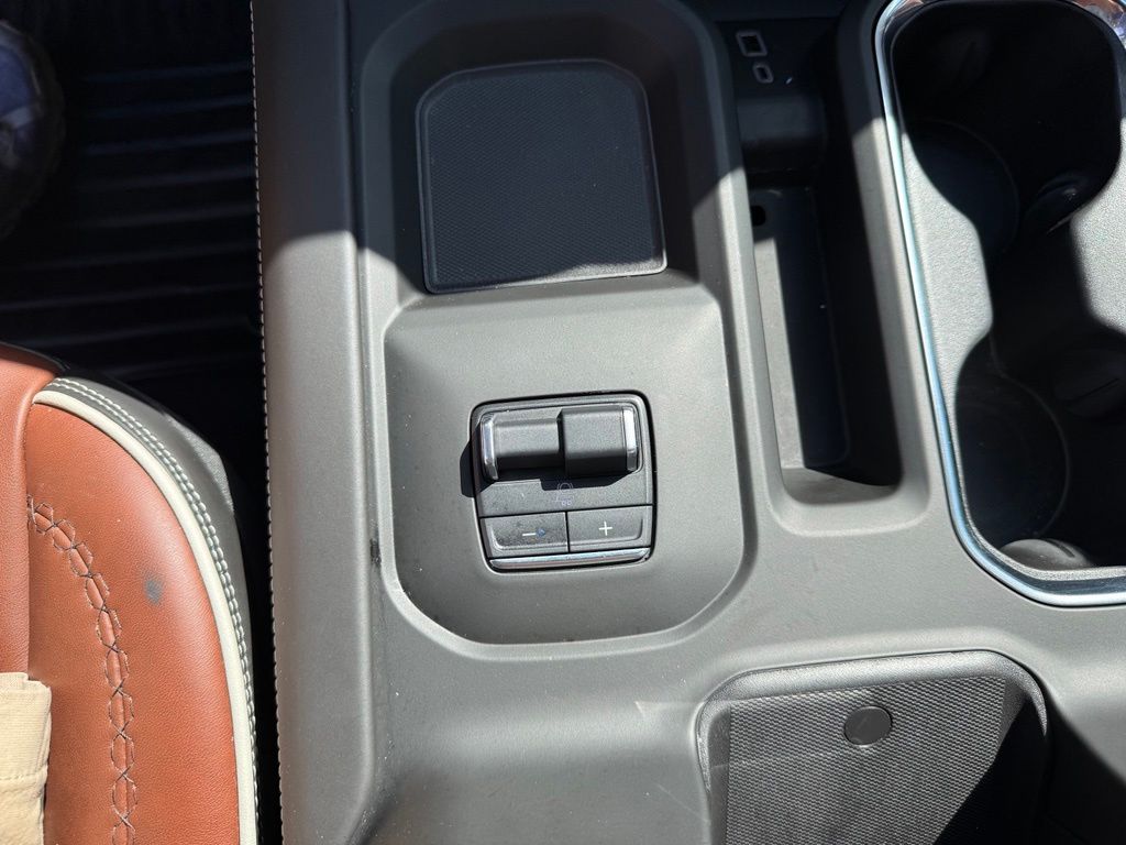 Thumbnail: 2025 GMC Sierra 2500 - 19