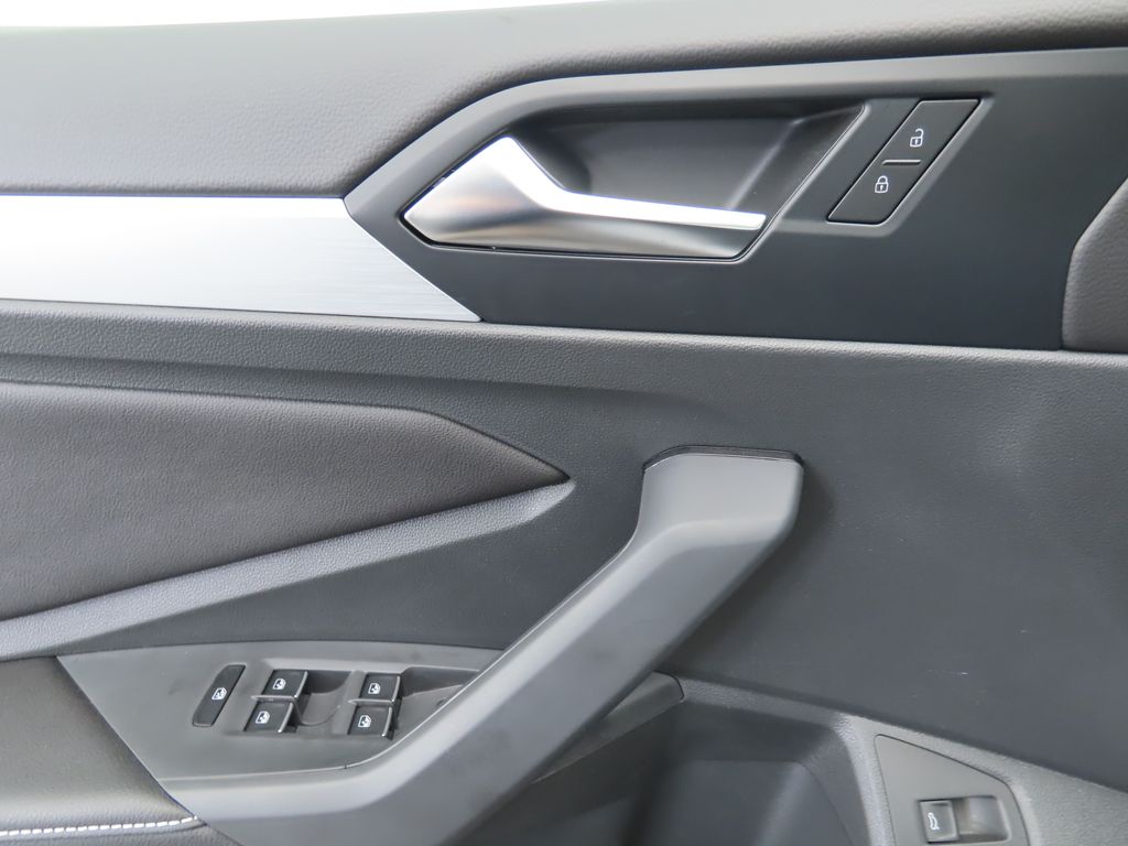 Thumbnail: 2025 Volkswagen Jetta - 23