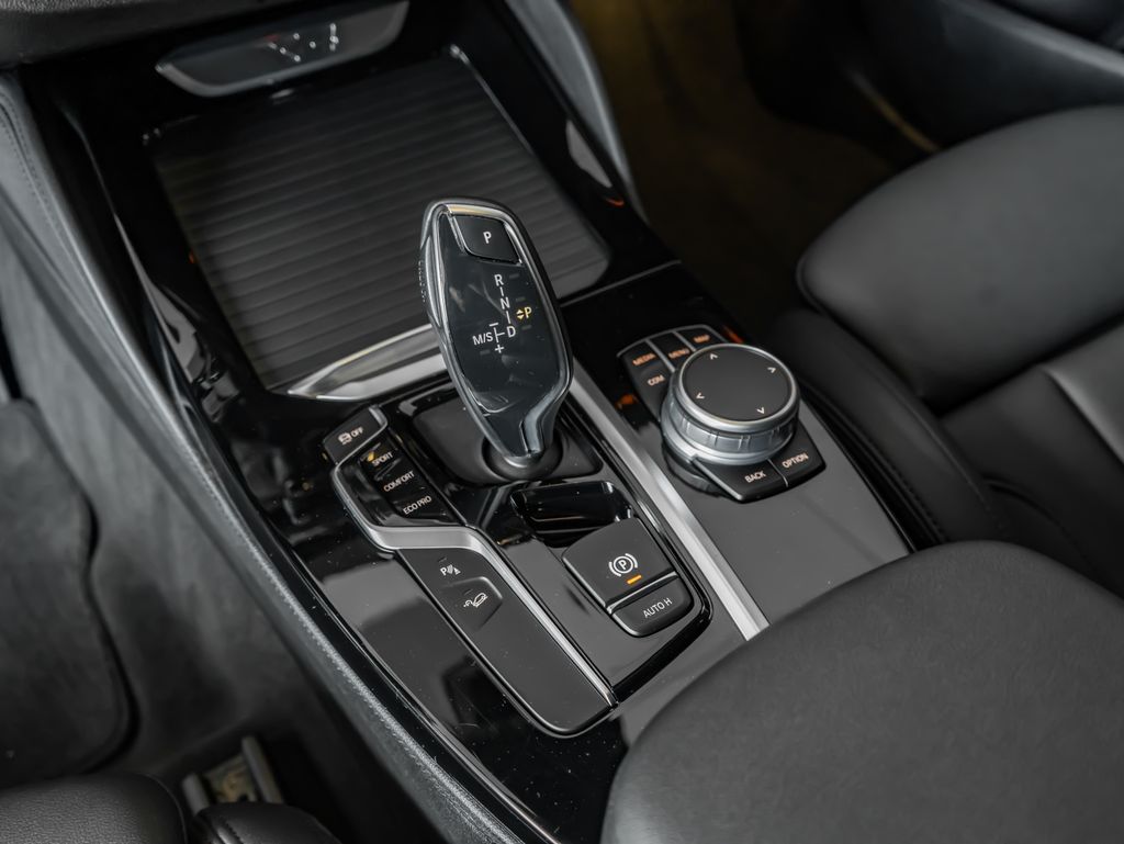 Used 2021 White BMW xDrive30i image 21