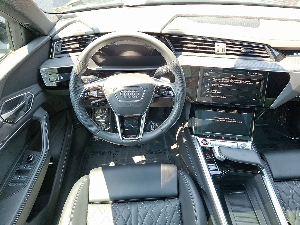 Thumbnail: 2022 Audi e-tron S - 11