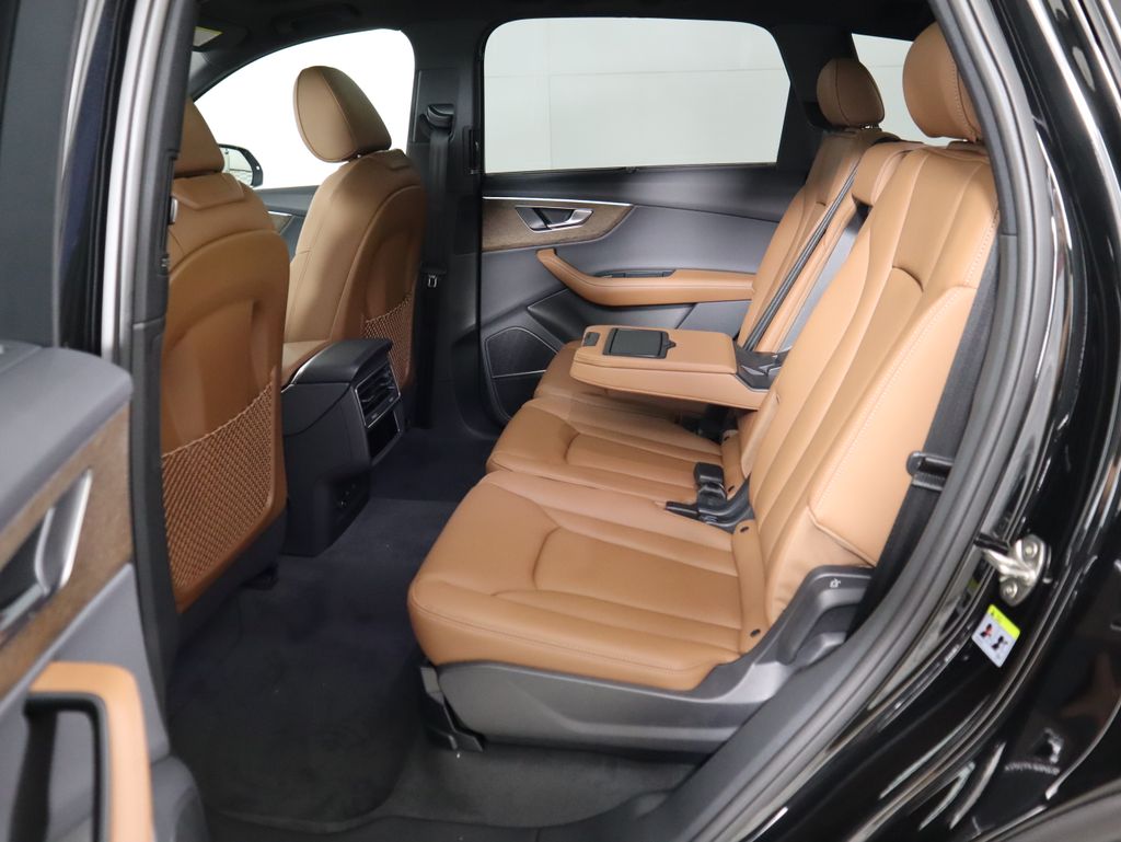 Thumbnail: 2026 Audi Q7 - 24