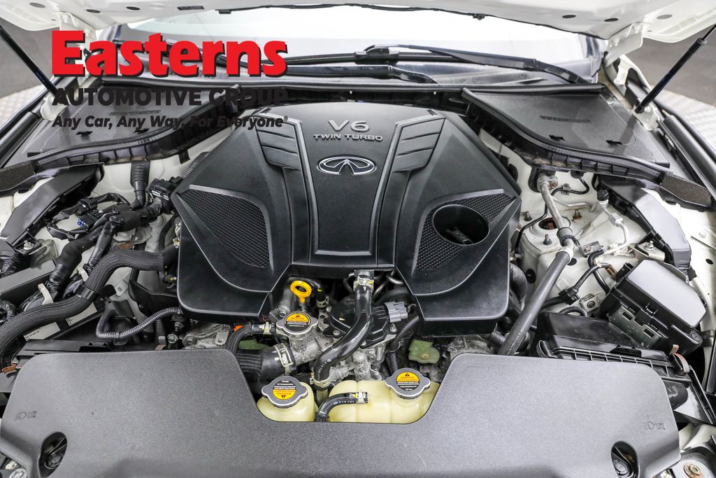 Used 2022 White INFINITI LUXE image 7