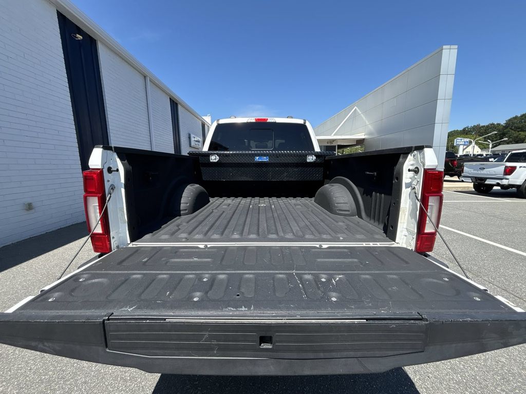 Used 2021 White Metallic Ford Lariat image 20