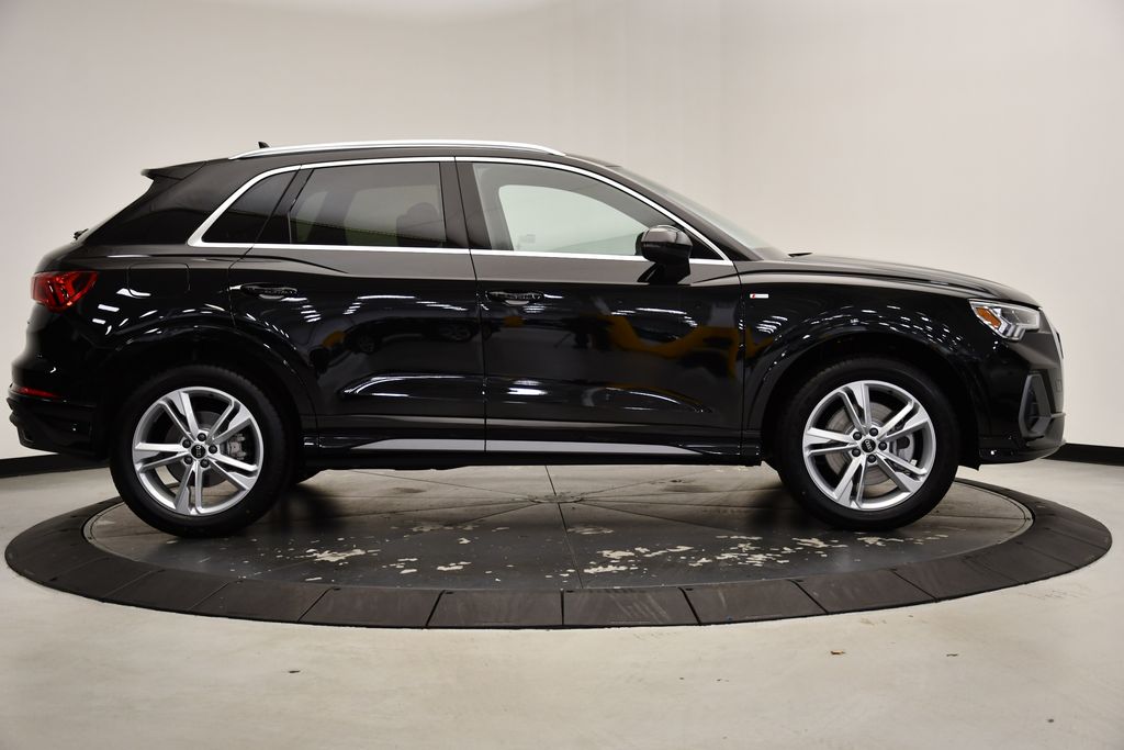 Thumbnail: 2024 Audi Q3 - 6