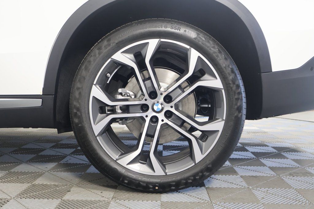 2025 BMW X5 xDrive40i 10